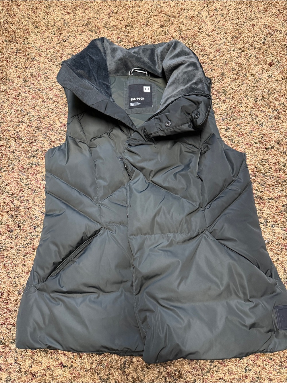 Under Armour Women's Olive Green Quilted Hooded Puffer Storm Vest - Small